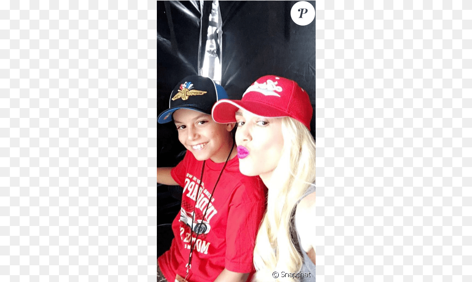 Gwen Stefani Fte Le 10e Anniversaire De Son Fils Kingston Blake Shelton, T-shirt, Portrait, Photography, Person Free Png Download