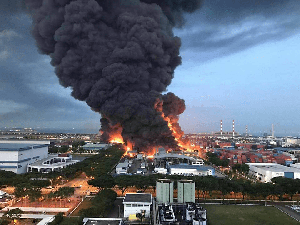 Huge Fire Breaks Out At Waste Management Plant In Tuas Tuas View Circuit Fire, Explosion, Architecture, Building Free Png