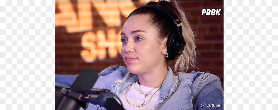 Miley Cyrus Participa Da Brincadeira Casa Transa Ou, Face, Head, Solo Performance, Person Free Png Download